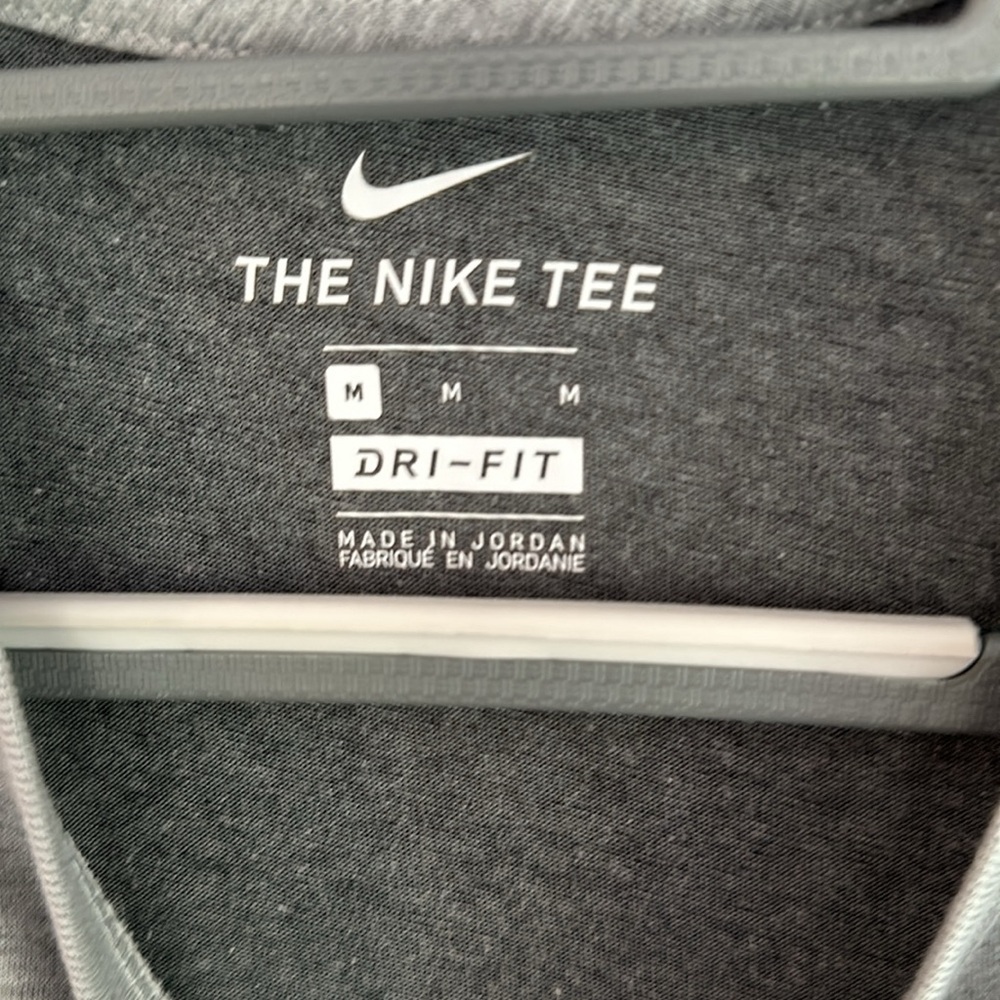 Nike tank top size medium - Picture 3 of 4